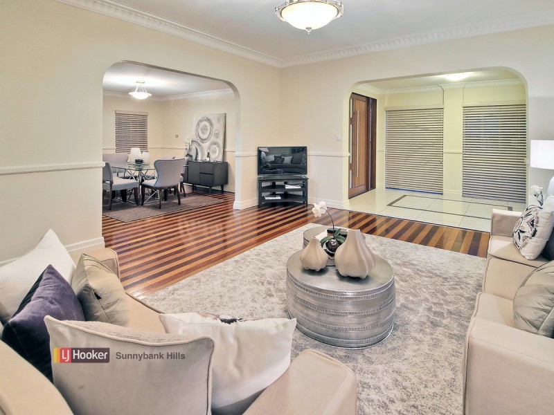 8 Mapleleaf Street, Eight Mile Plains QLD 4113