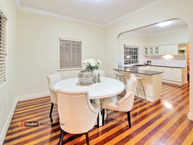 8 Mapleleaf Street, Eight Mile Plains QLD 4113