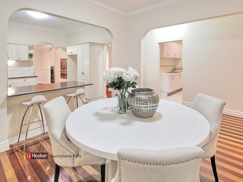 8 Mapleleaf Street, Eight Mile Plains QLD 4113