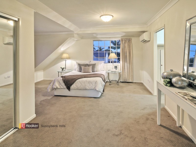 8 Mapleleaf Street, Eight Mile Plains QLD 4113