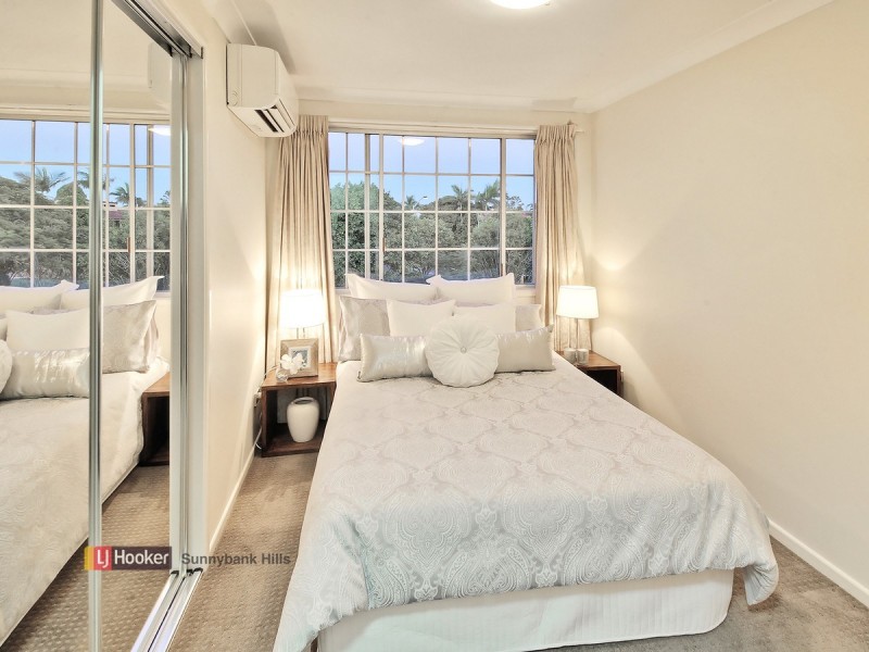 8 Mapleleaf Street, Eight Mile Plains QLD 4113