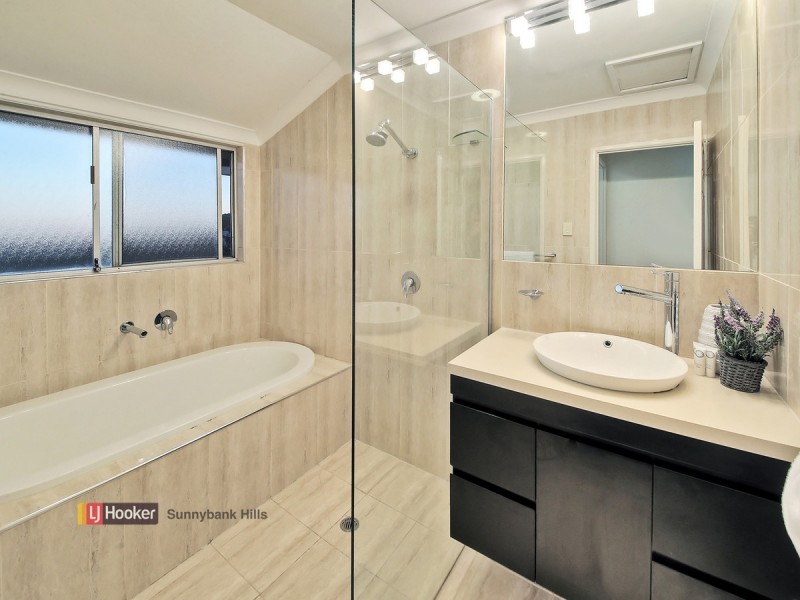 8 Mapleleaf Street, Eight Mile Plains QLD 4113