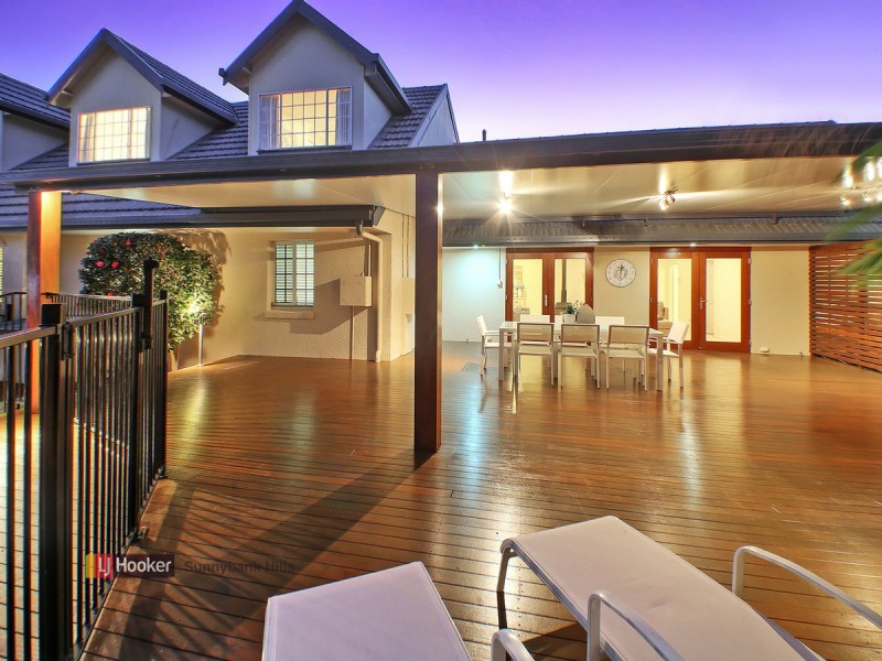 8 Mapleleaf Street, Eight Mile Plains QLD 4113