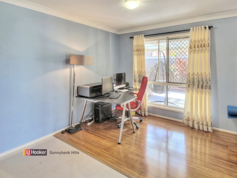 16 Carnegie Close, Parkinson QLD 4115