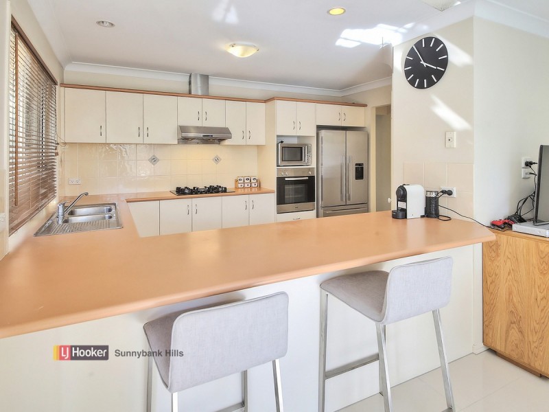 16 Carnegie Close, Parkinson QLD 4115