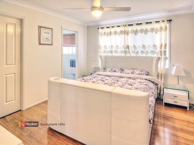 16 Carnegie Close, Parkinson QLD 4115