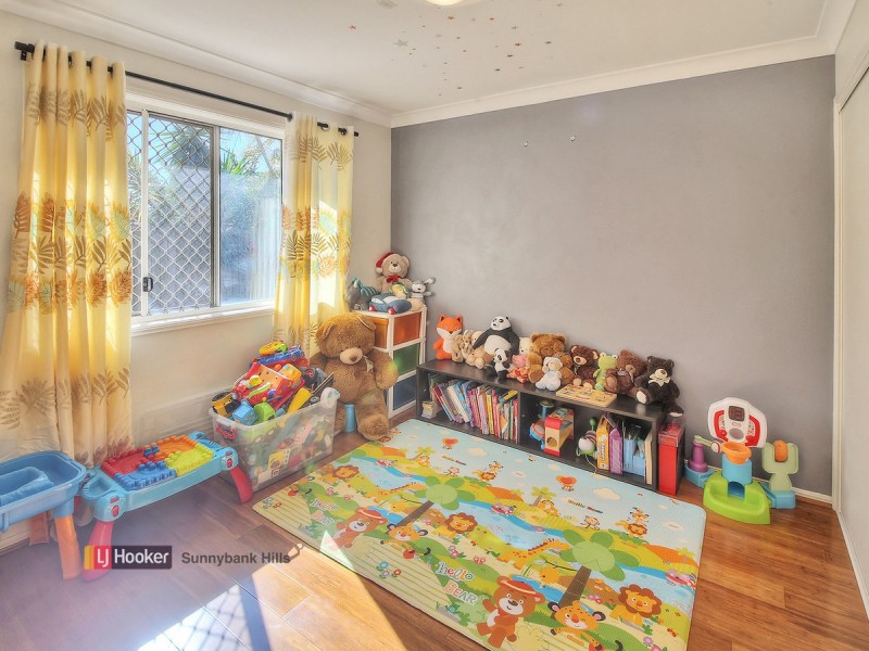 16 Carnegie Close, Parkinson QLD 4115