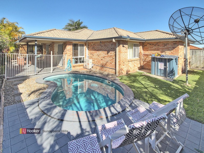 16 Carnegie Close, Parkinson QLD 4115