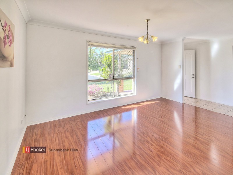 11 Scarlet Oak Place, Calamvale QLD 4116