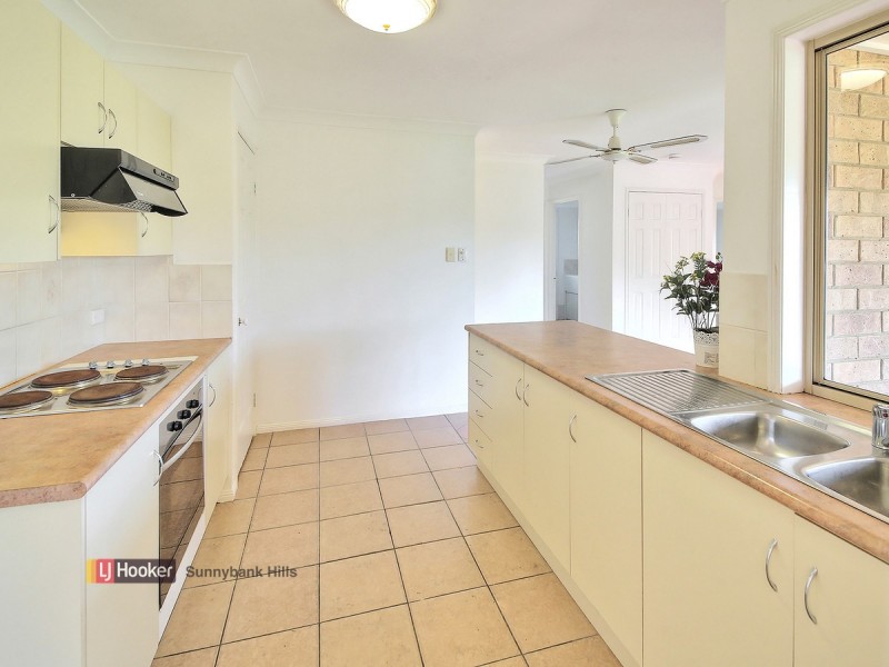 11 Scarlet Oak Place, Calamvale QLD 4116