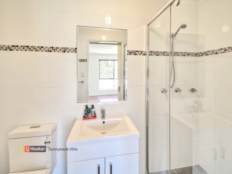 11 Scarlet Oak Place, Calamvale QLD 4116