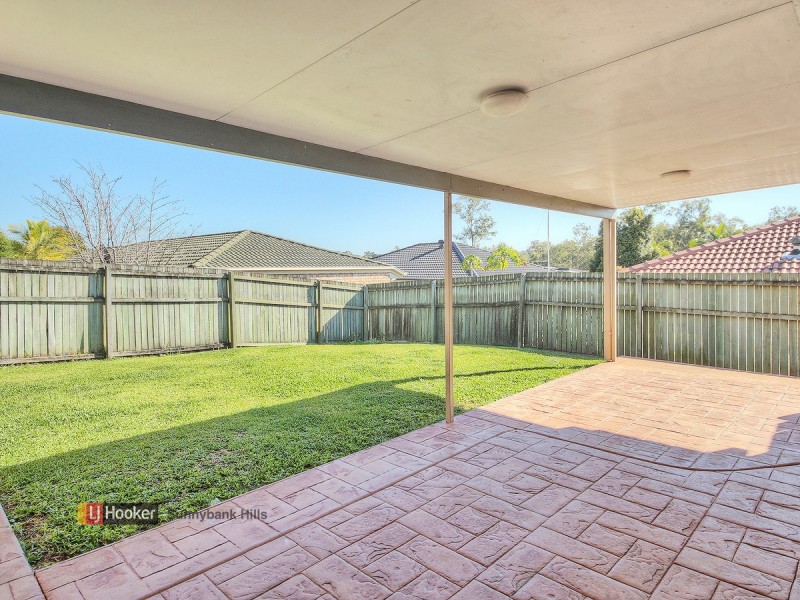 11 Scarlet Oak Place, Calamvale QLD 4116