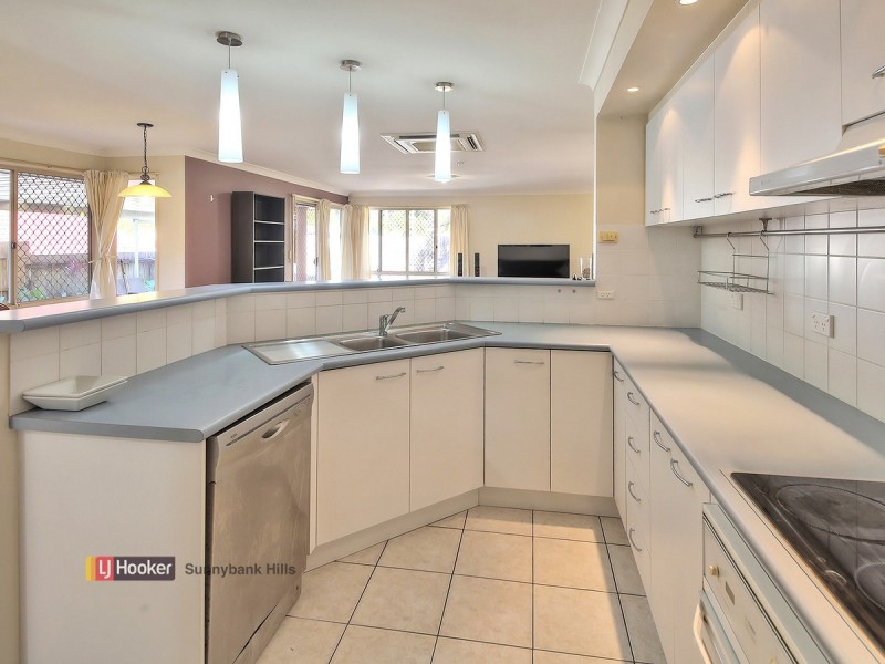 16 Greenlaw Place, Eight Mile Plains QLD 4113