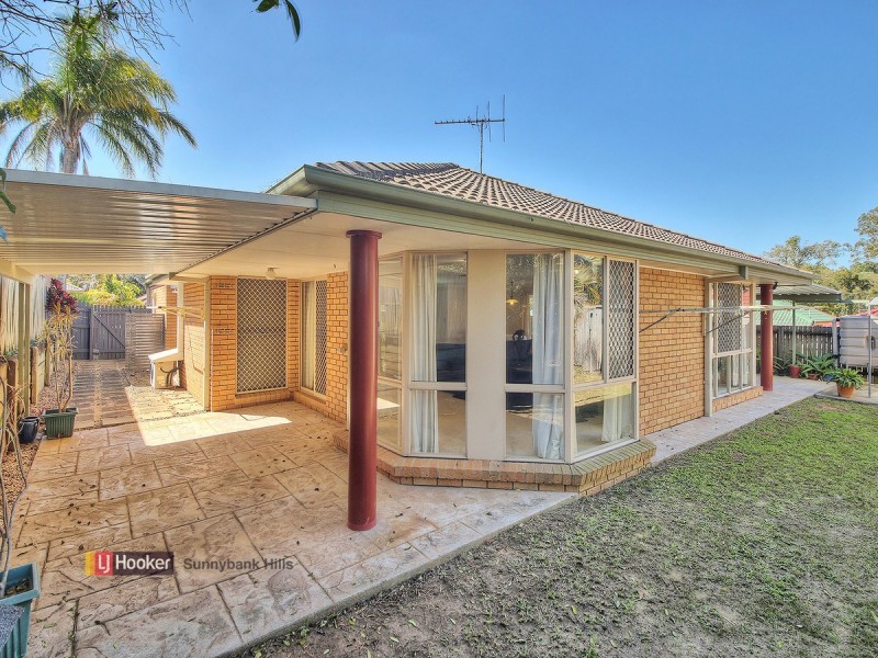 16 Greenlaw Place, Eight Mile Plains QLD 4113