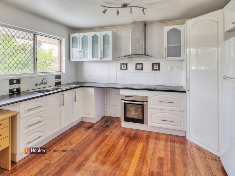 5 Warrigal Road, Runcorn QLD 4113