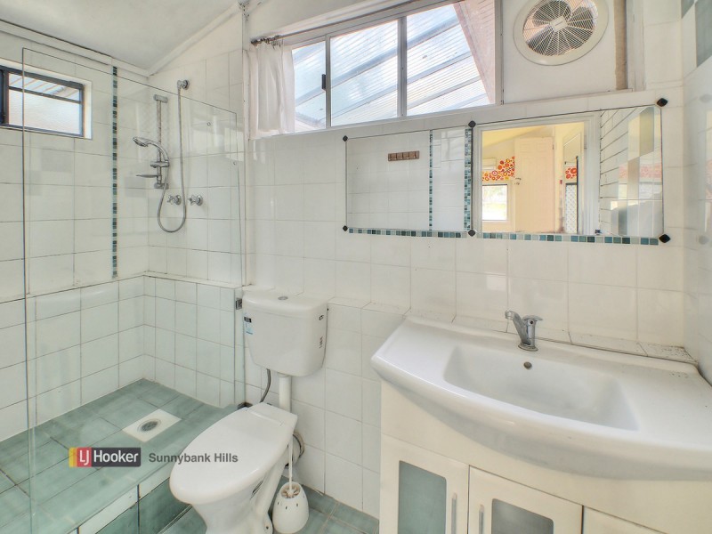 5 Warrigal Road, Runcorn QLD 4113