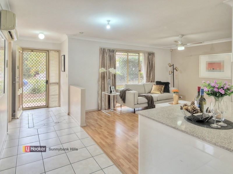 25 Solandra Crescent, Calamvale QLD 4116