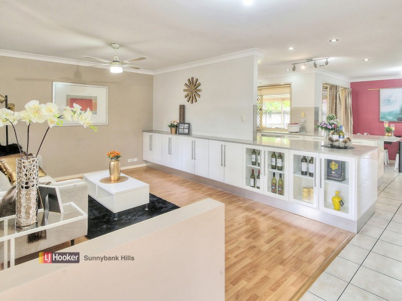 25 Solandra Crescent, Calamvale QLD 4116