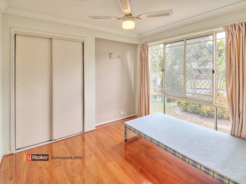 25 Solandra Crescent, Calamvale QLD 4116