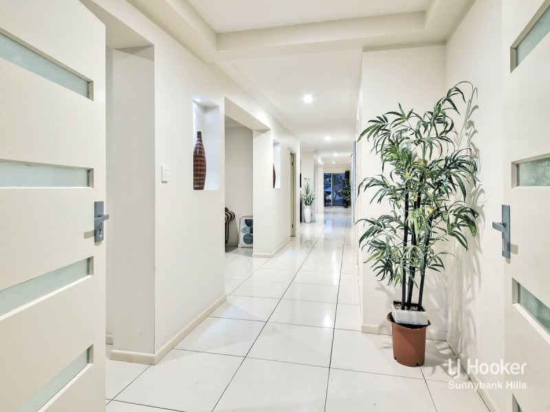 29 Taylor Place, Mackenzie QLD 4156