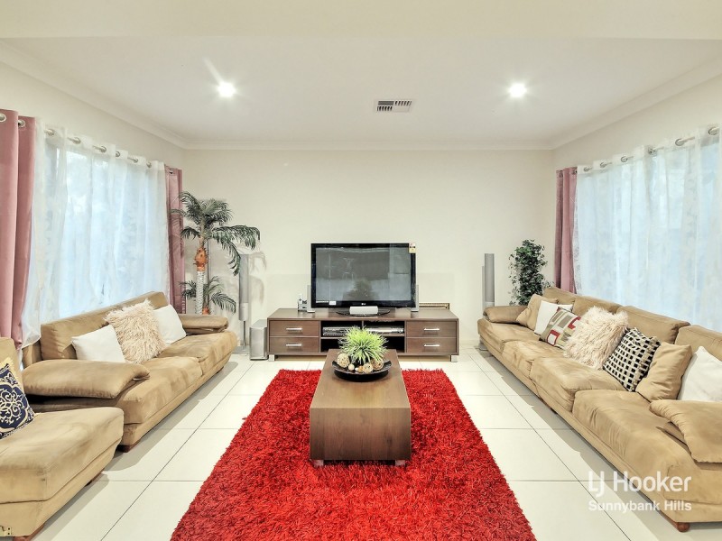 29 Taylor Place, Mackenzie QLD 4156