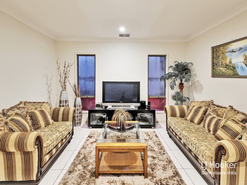 29 Taylor Place, Mackenzie QLD 4156