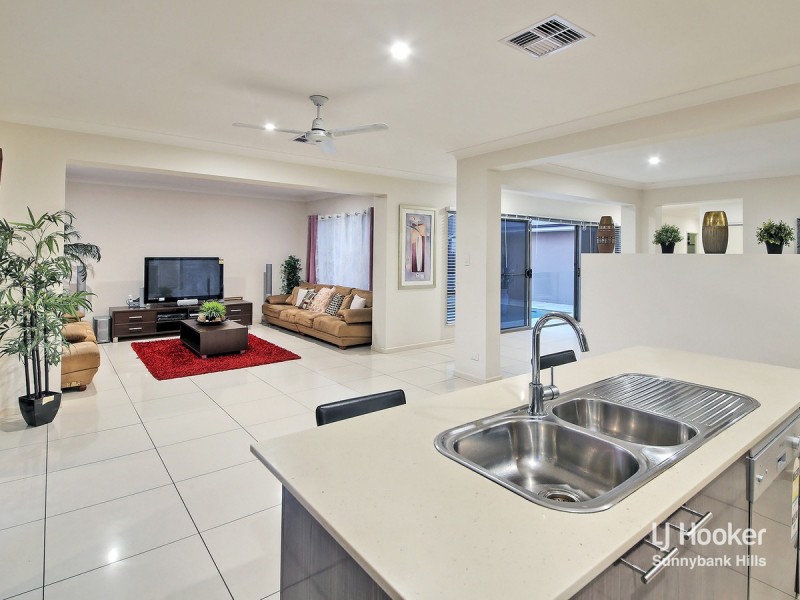 29 Taylor Place, Mackenzie QLD 4156