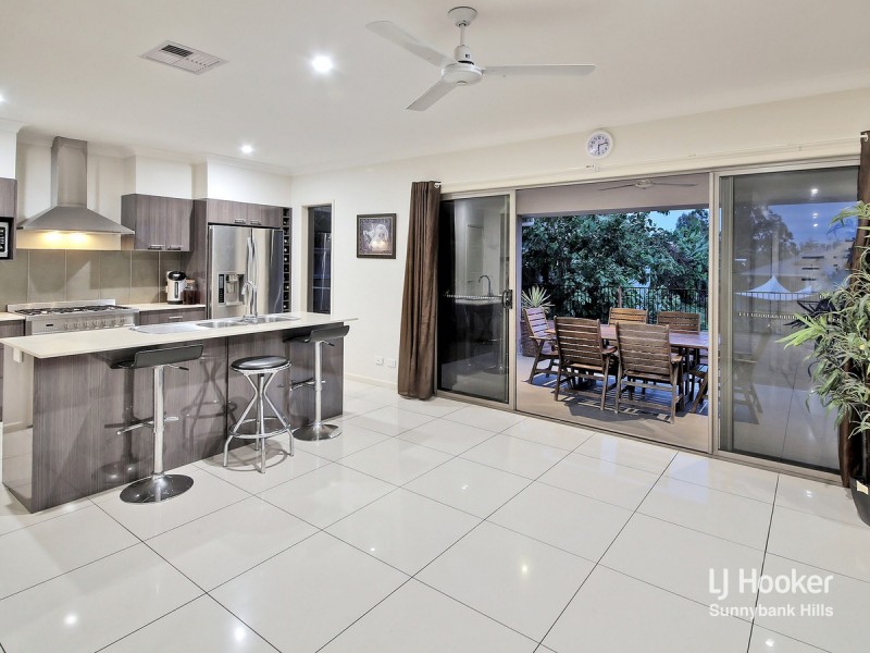 29 Taylor Place, Mackenzie QLD 4156