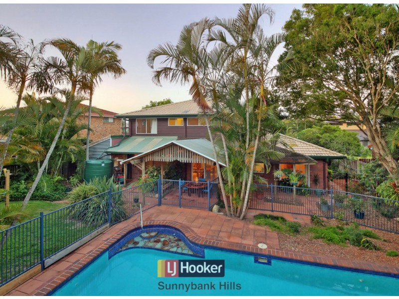 5 Hoover Court, Stretton QLD 4116