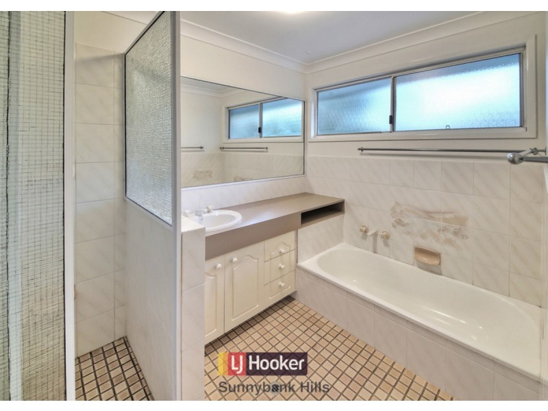 5 Hoover Court, Stretton QLD 4116
