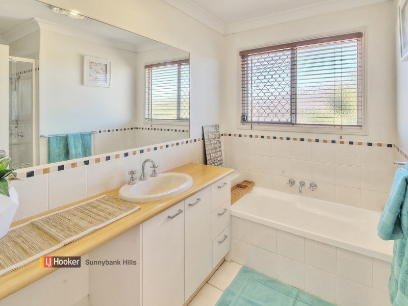 40 Lichfield Place, Parkinson QLD 4115