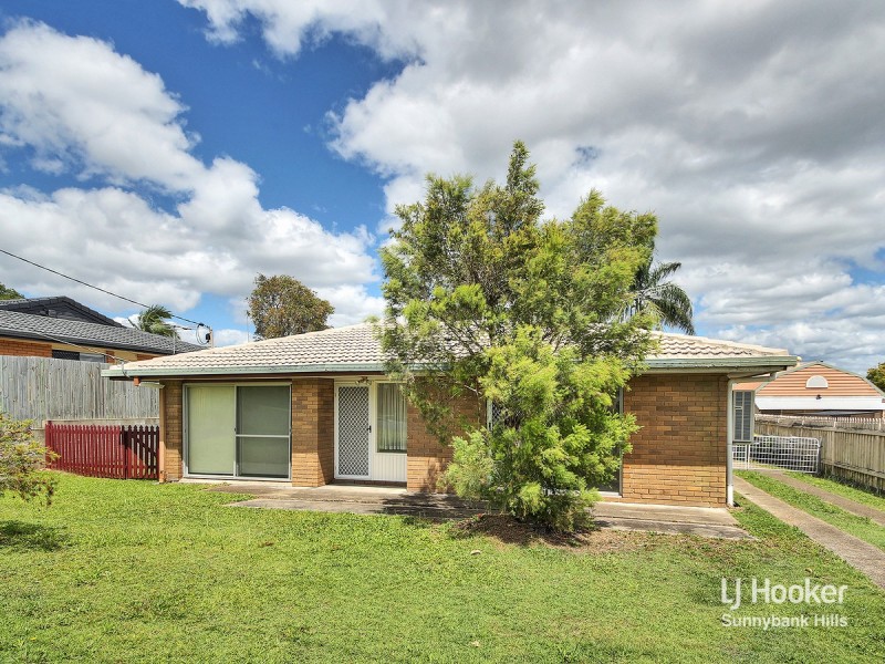 18 Saffron Street, Robertson QLD 4109