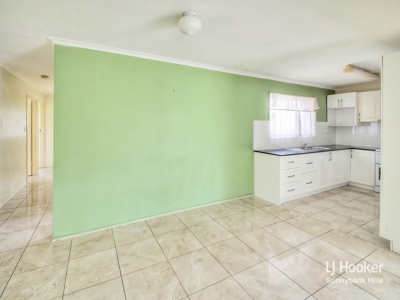 18 Saffron Street, Robertson QLD 4109