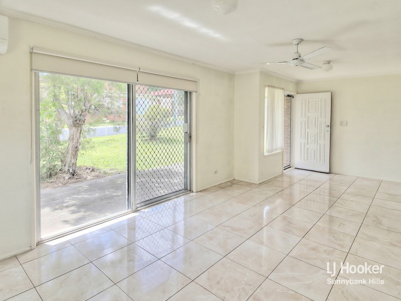 18 Saffron Street, Robertson QLD 4109