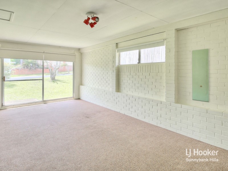 18 Saffron Street, Robertson QLD 4109