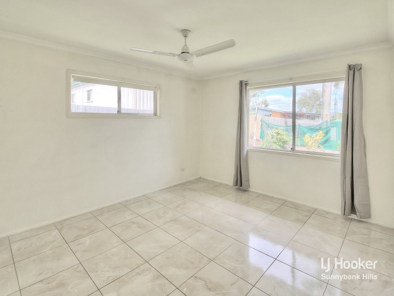 18 Saffron Street, Robertson QLD 4109