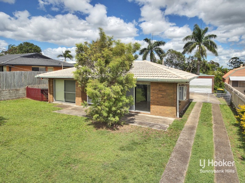 18 Saffron Street, Robertson QLD 4109