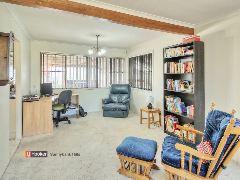 8 Lindstrom Court, Runcorn QLD 4113