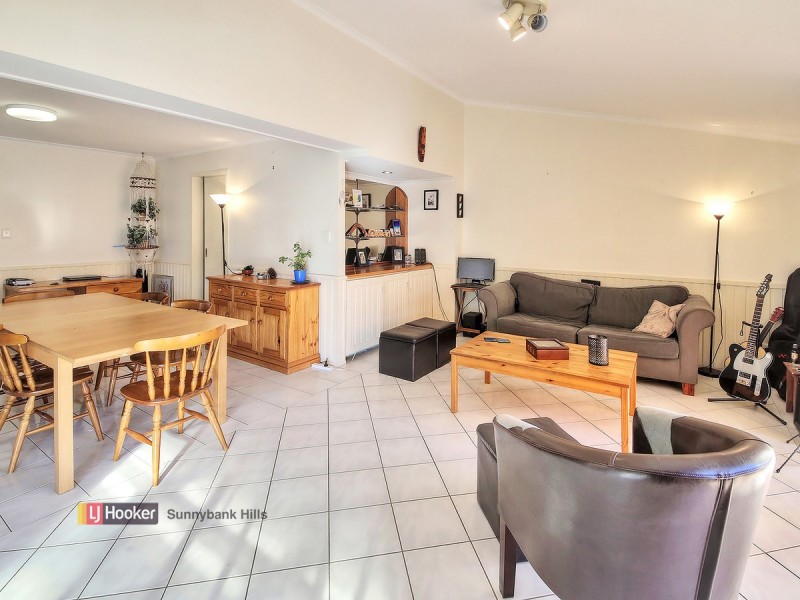 8 Lindstrom Court, Runcorn QLD 4113