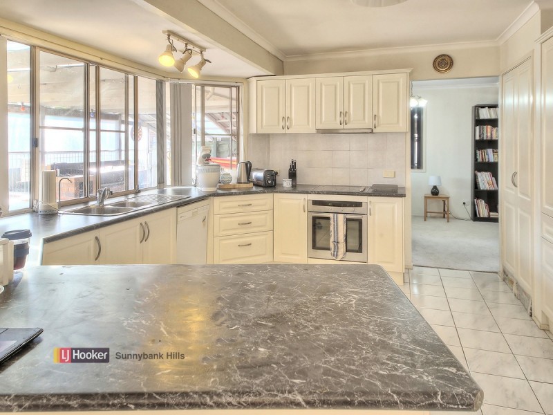 8 Lindstrom Court, Runcorn QLD 4113