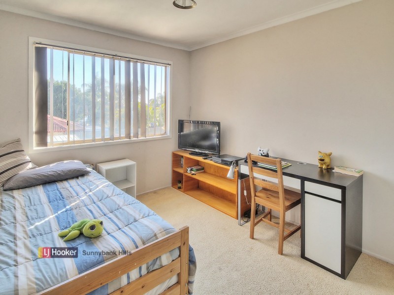 8 Lindstrom Court, Runcorn QLD 4113