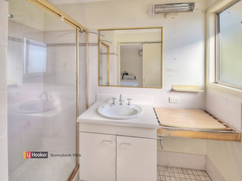 8 Lindstrom Court, Runcorn QLD 4113