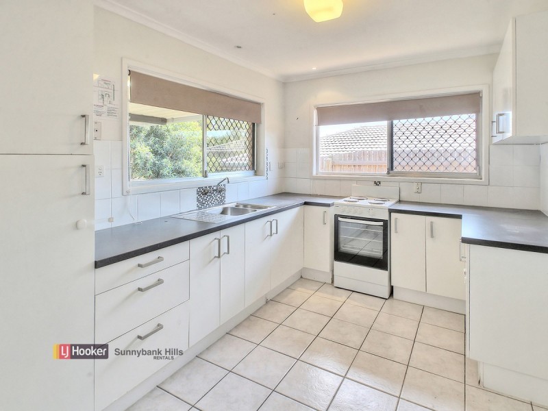 16 Saffron Street, Robertson QLD 4109