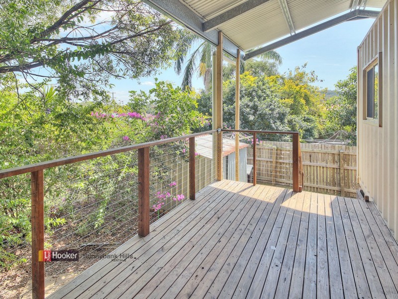 16 Saffron Street, Robertson QLD 4109