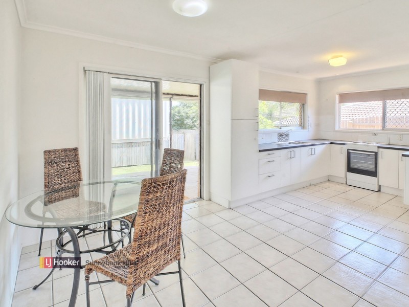 16 Saffron Street, Robertson QLD 4109