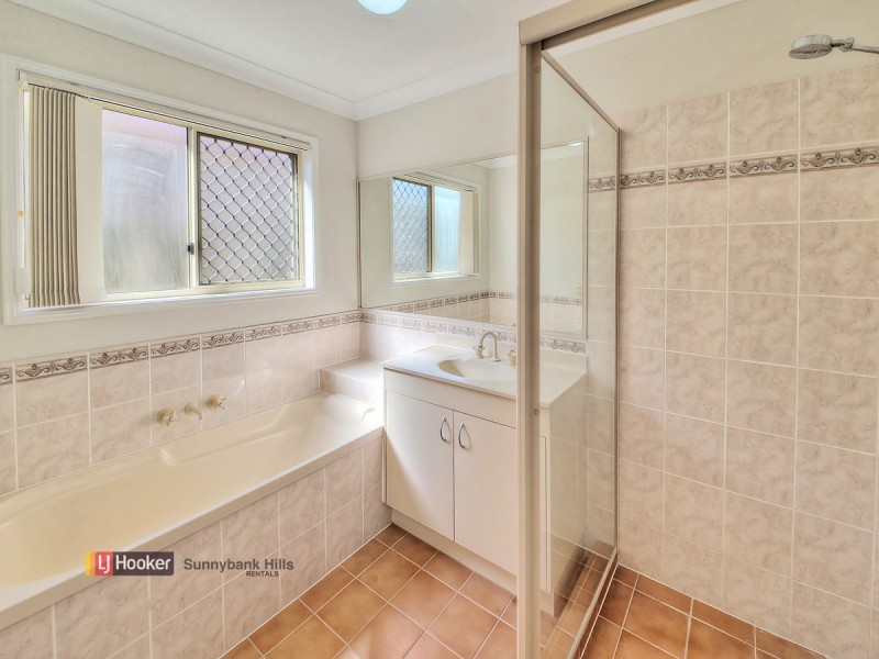 16 Yorkshire Place, Stretton QLD 4116