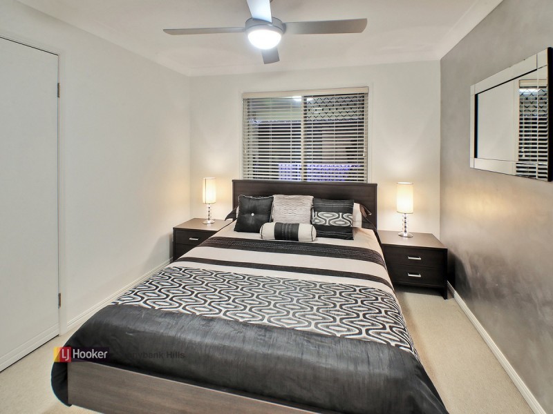97 Greenways Esplanade, Parkinson QLD 4115