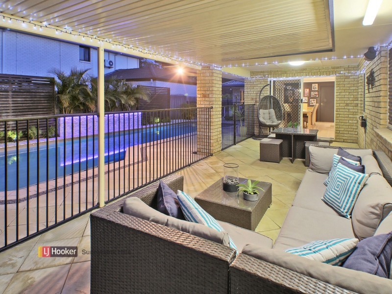 97 Greenways Esplanade, Parkinson QLD 4115
