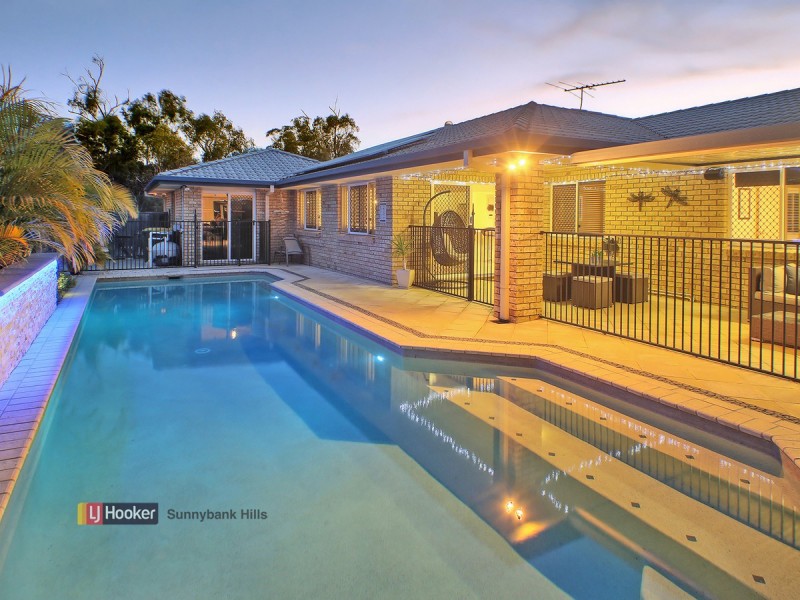 97 Greenways Esplanade, Parkinson QLD 4115