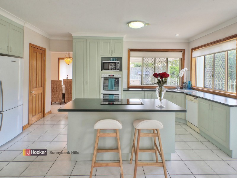 6 Tana Place, Parkinson QLD 4115